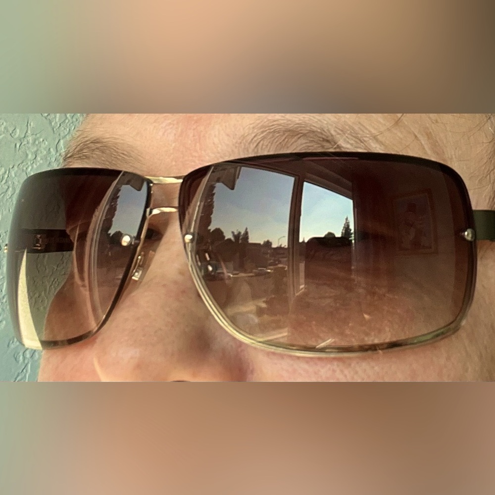 Kenneth Cole Reaction Sunglasses. Unisex.